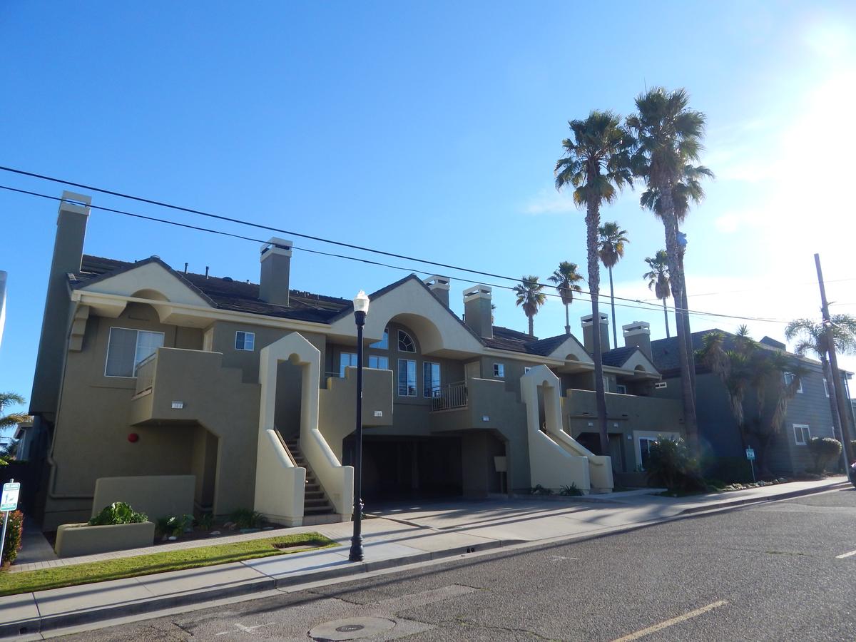 164 Oceanview Two-Bedroom Apartment - thumb 2