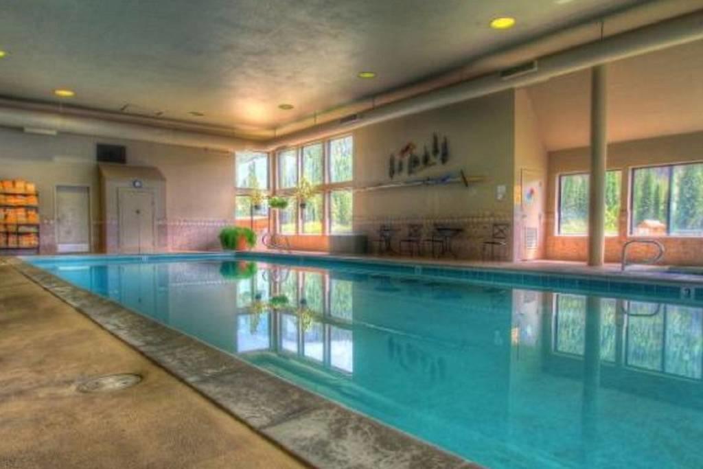 Lakeside, Ski Condo With Hot Tub And Pool - thumb 1