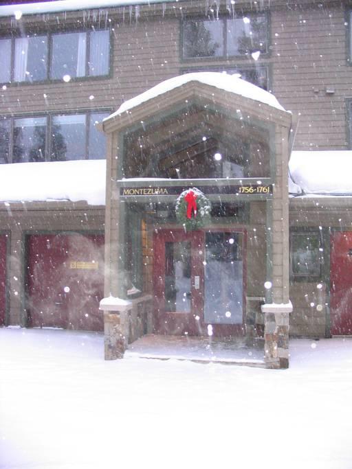 Lakeside, Ski Condo With Hot Tub And Pool - thumb 2