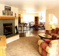 Pinecreek I - 4 BR - Private Hot Tub - Close to Town - Shuttle to Slopes - Orlando Tourists