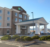 Holiday Inn Express  Suites Golden - Orlando Tourists