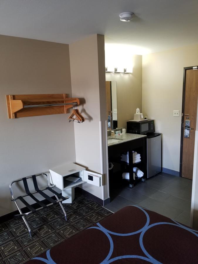 Super 8 By Wyndham Fort Collins - thumb 4