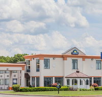 Days Inn by Wyndham Windsor Locks / Bradley Intl Airport - Orlando Tourists