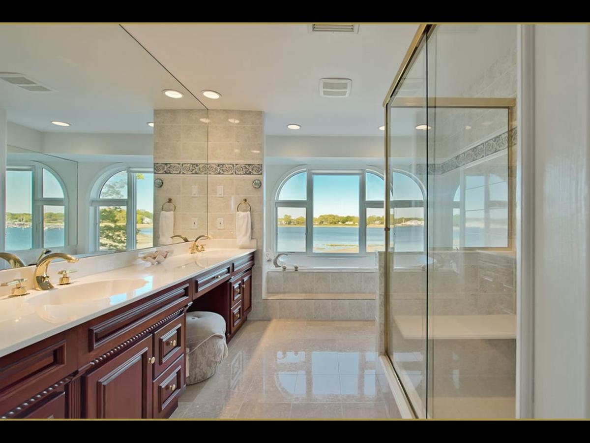 New Waterfront Home Private Beach Hot Tub+Tennis/Beach Club - thumb 10