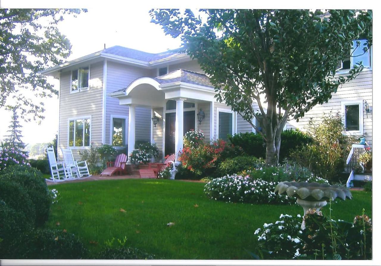 New Waterfront Home Private Beach Hot Tub+Tennis/Beach Club - thumb 4