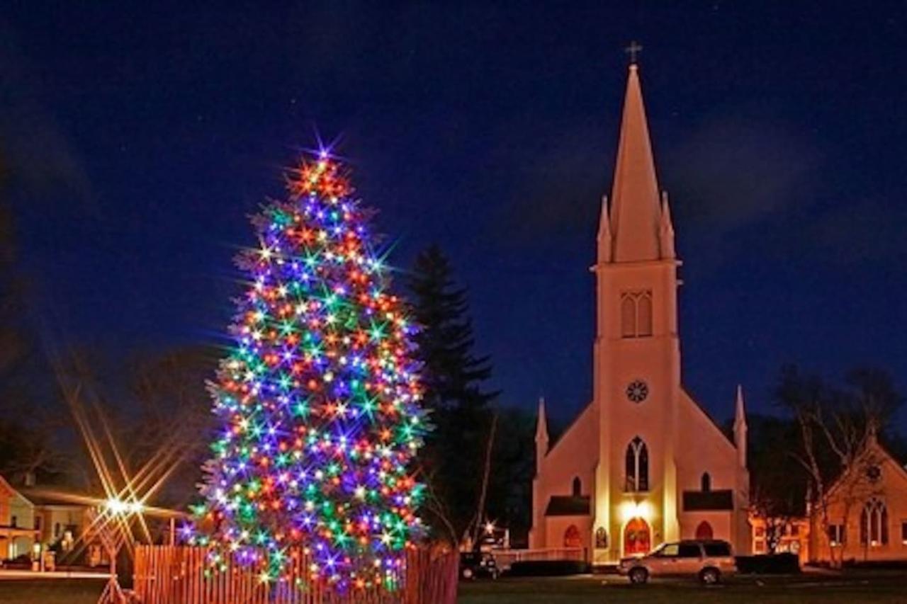 New Waterfront Home Private Beach Hot Tub+Tennis/Beach Club - thumb 35