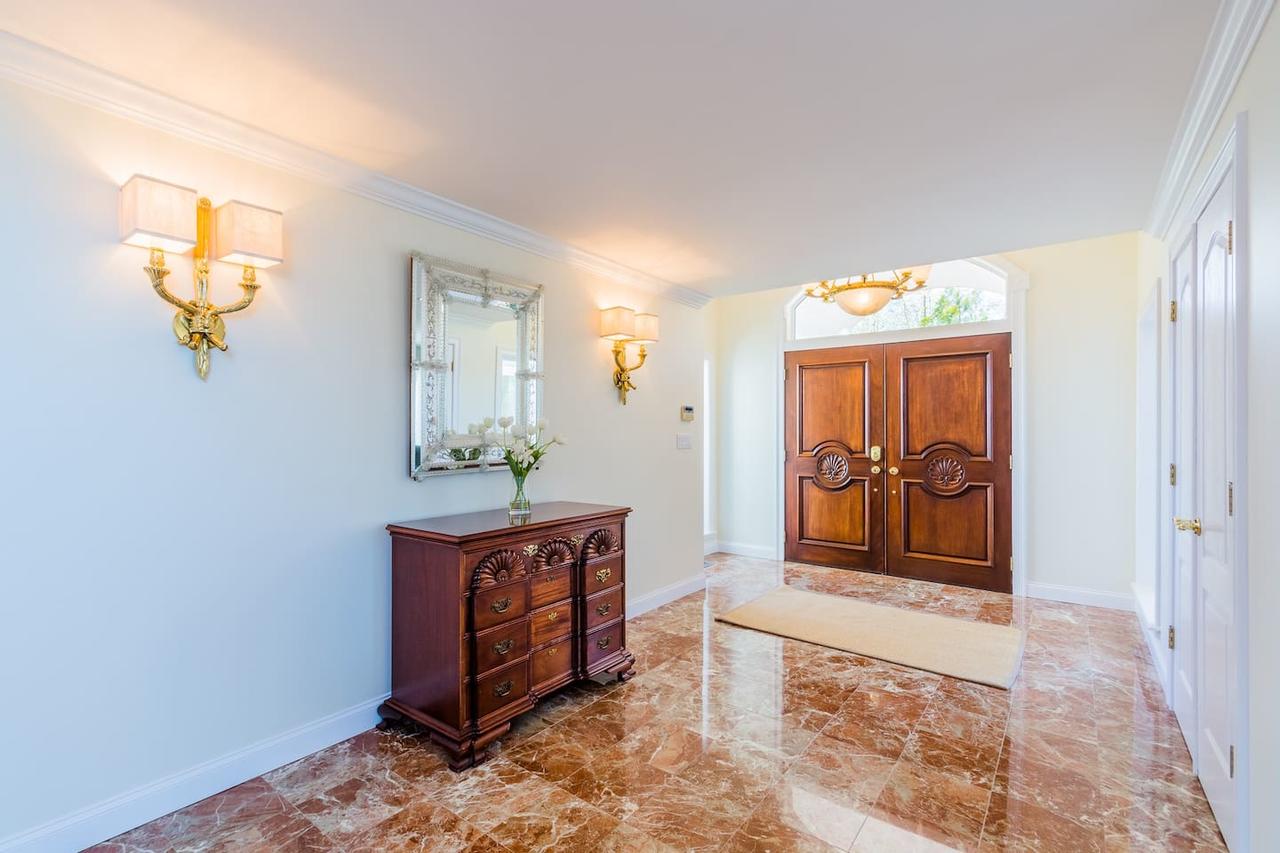 New Waterfront Home Private Beach Hot Tub+Tennis/Beach Club - thumb 14