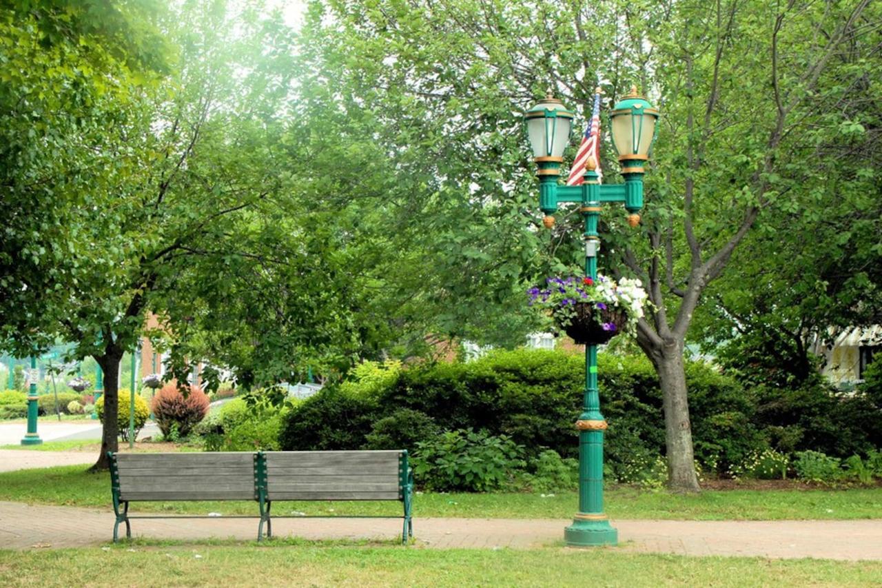 New Waterfront Home Private Beach Hot Tub+Tennis/Beach Club - thumb 34