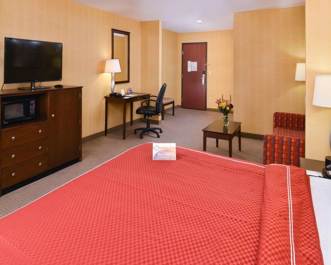 Quality Suites Stratford - thumb 12