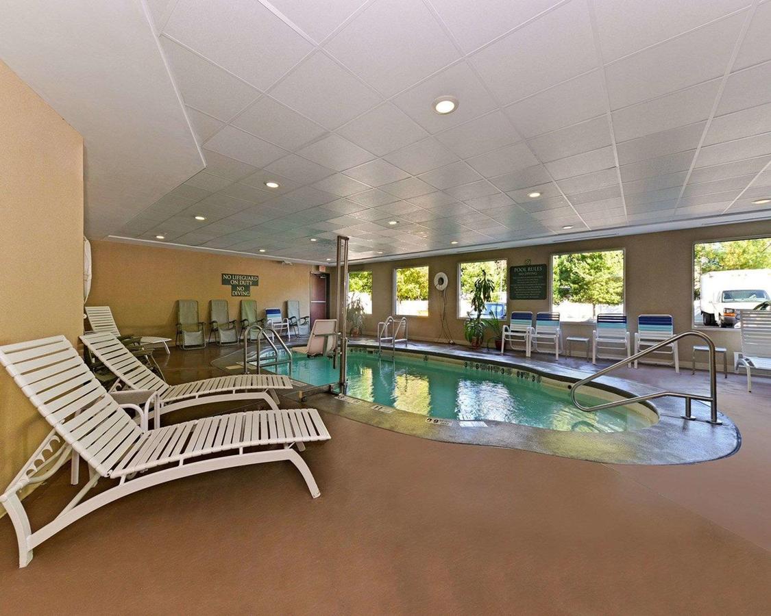 Quality Suites Stratford - thumb 2