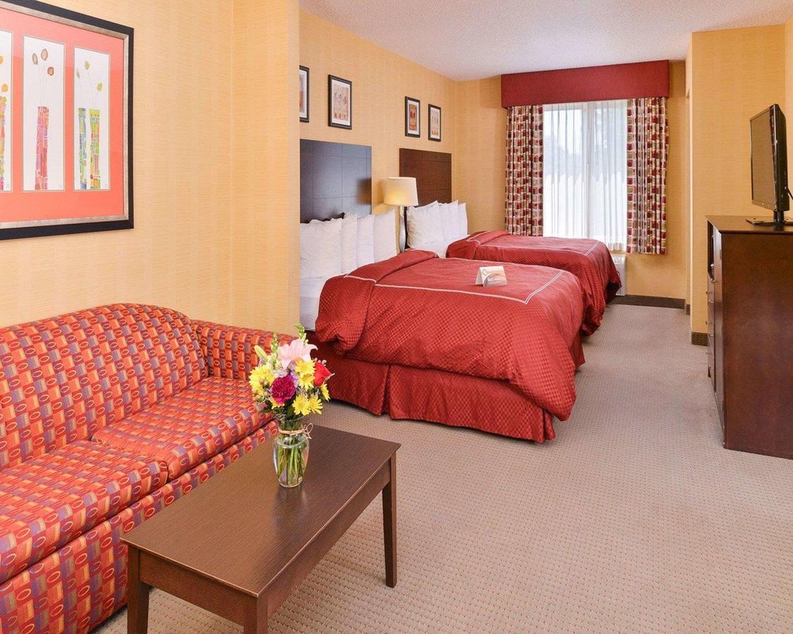 Quality Suites Stratford - thumb 6