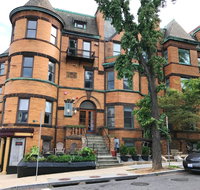 HighRoad Hostel DC - Orlando Tourists