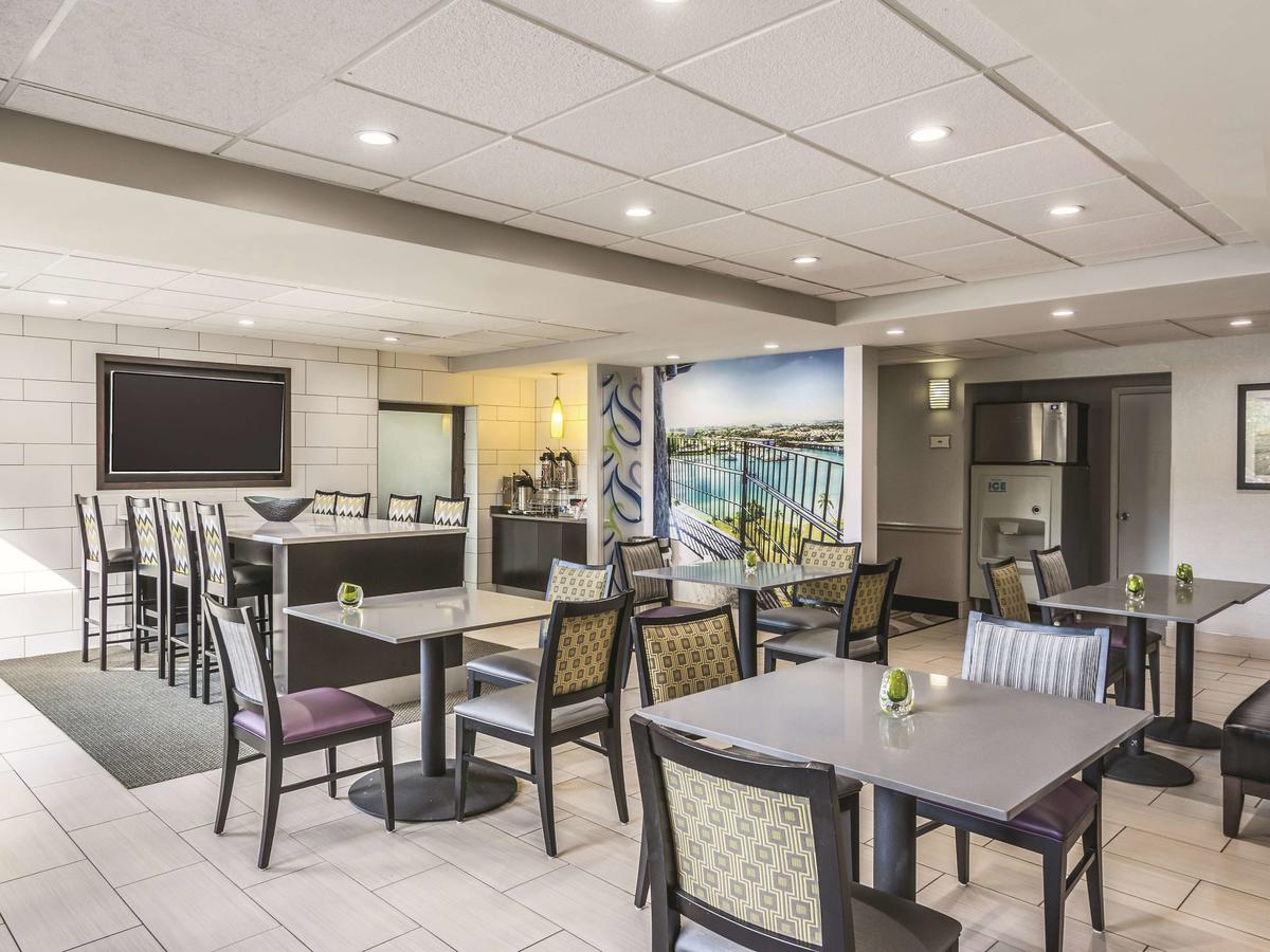 La Quinta Inn By Wyndham Jupiter - thumb 35