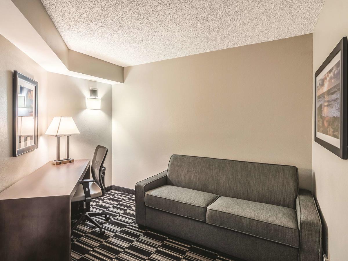 La Quinta Inn By Wyndham Jupiter - thumb 1