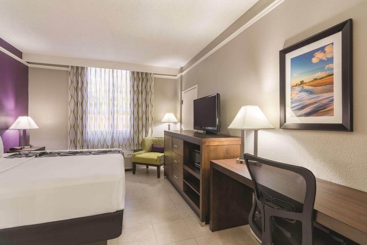 La Quinta Inn By Wyndham Jupiter - thumb 29