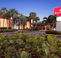Ramada by Wyndham Naples - Orlando Tourists