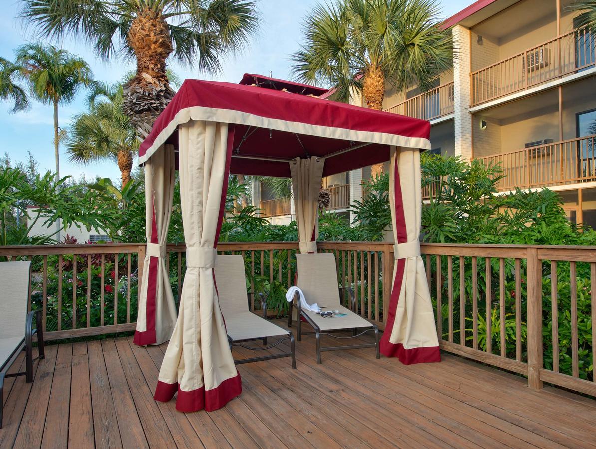 Red Roof Inn PLUS+ & Suites Naples Downtown-5th Ave S - thumb 28