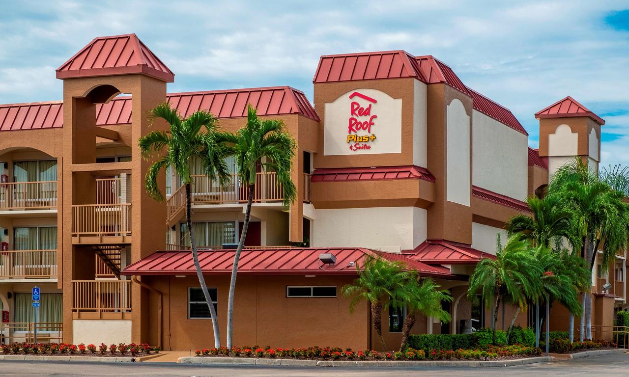 Red Roof Inn PLUS+ & Suites Naples Downtown-5th Ave S - thumb 8