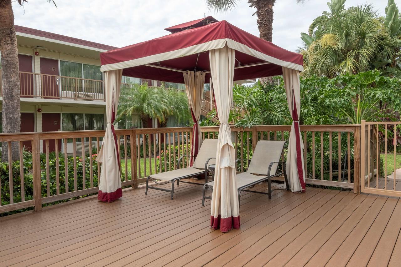 Red Roof Inn PLUS+ & Suites Naples Downtown-5th Ave S - thumb 3