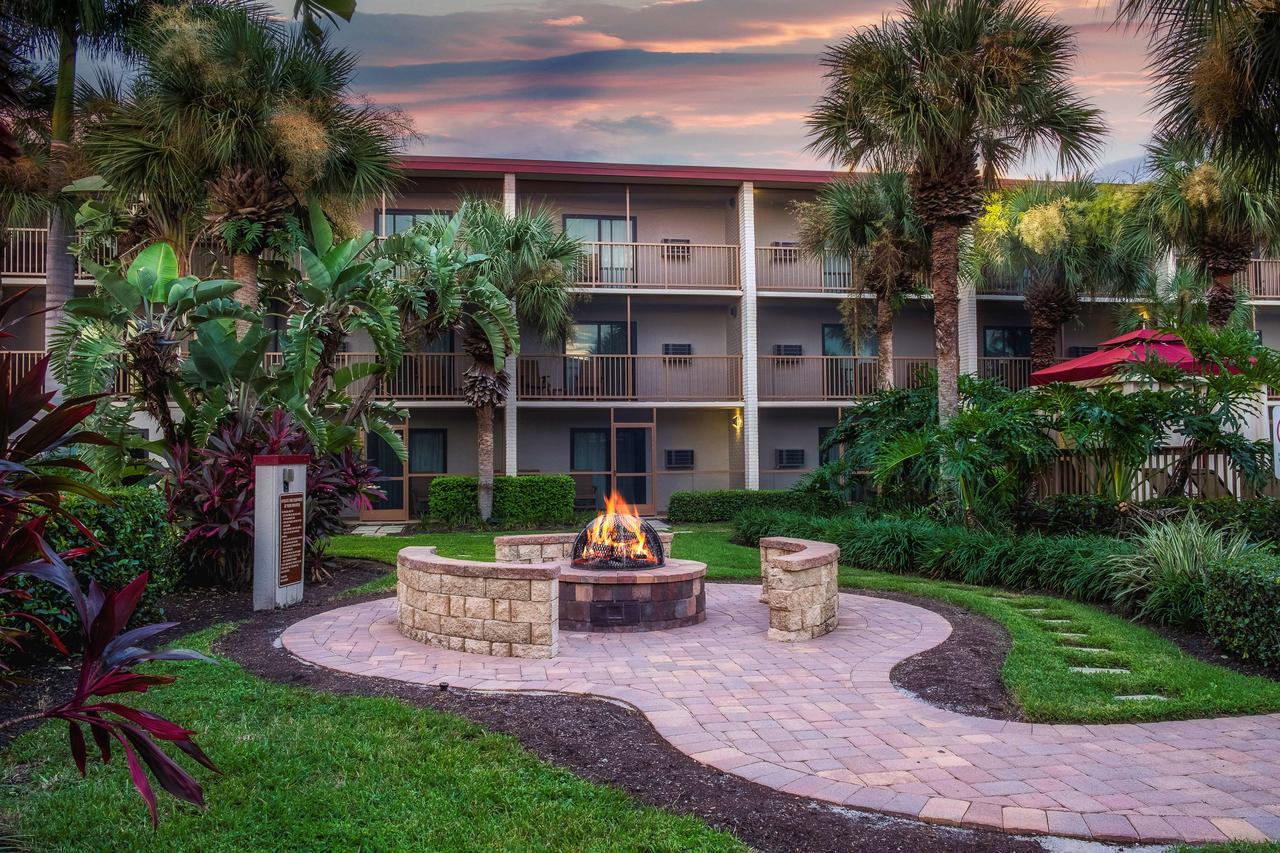 Red Roof Inn PLUS+ & Suites Naples Downtown-5th Ave S - thumb 15