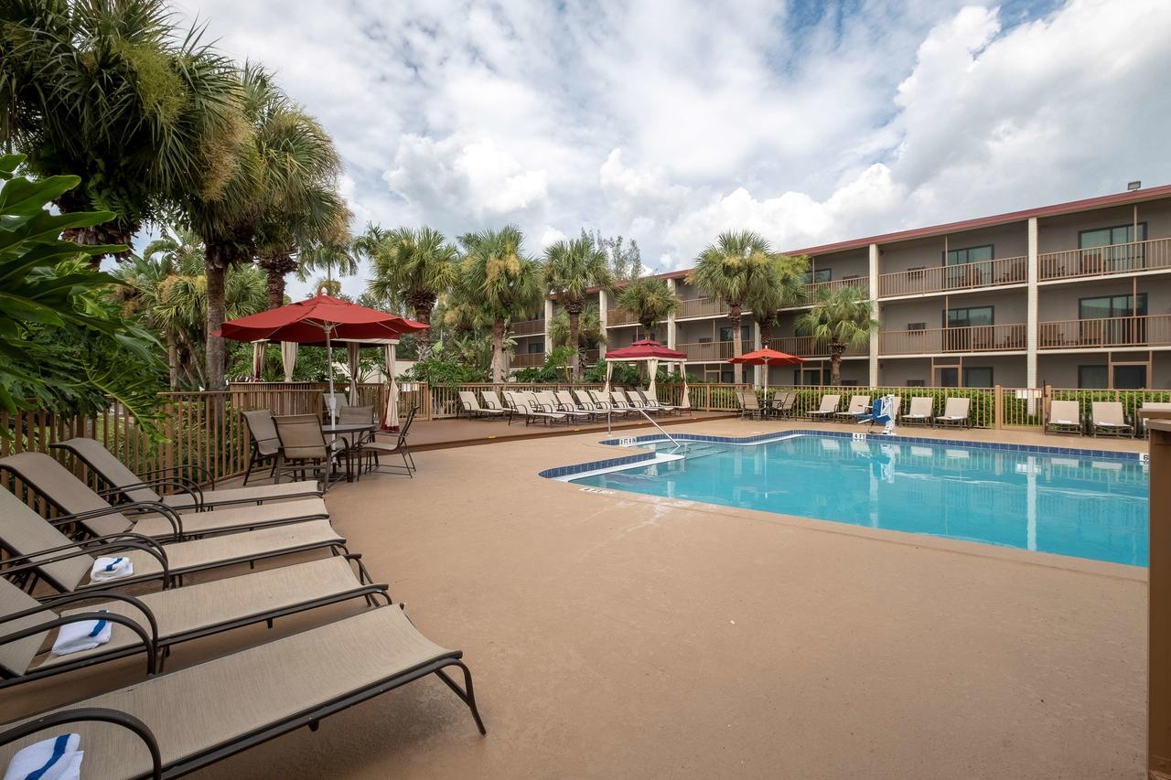 Red Roof Inn PLUS+ & Suites Naples Downtown-5th Ave S - thumb 16