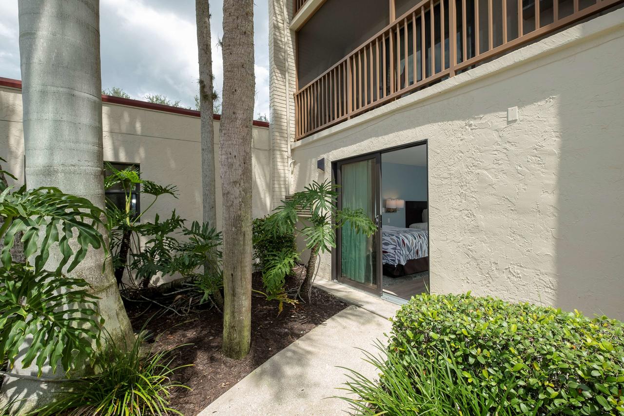 Red Roof Inn PLUS+ & Suites Naples Downtown-5th Ave S - thumb 24