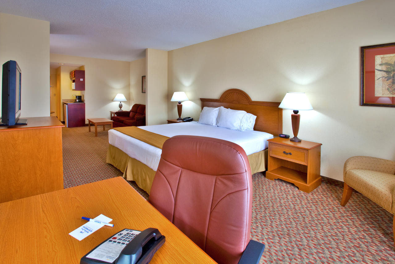 Holiday Inn Express Hotel & Suites Spring Hill - thumb 23