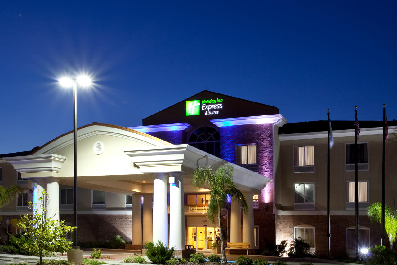 Holiday Inn Express Hotel & Suites Spring Hill - thumb 1