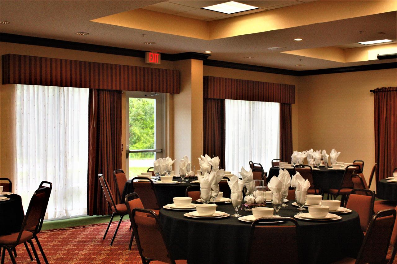 Holiday Inn Express Hotel & Suites Spring Hill - thumb 6