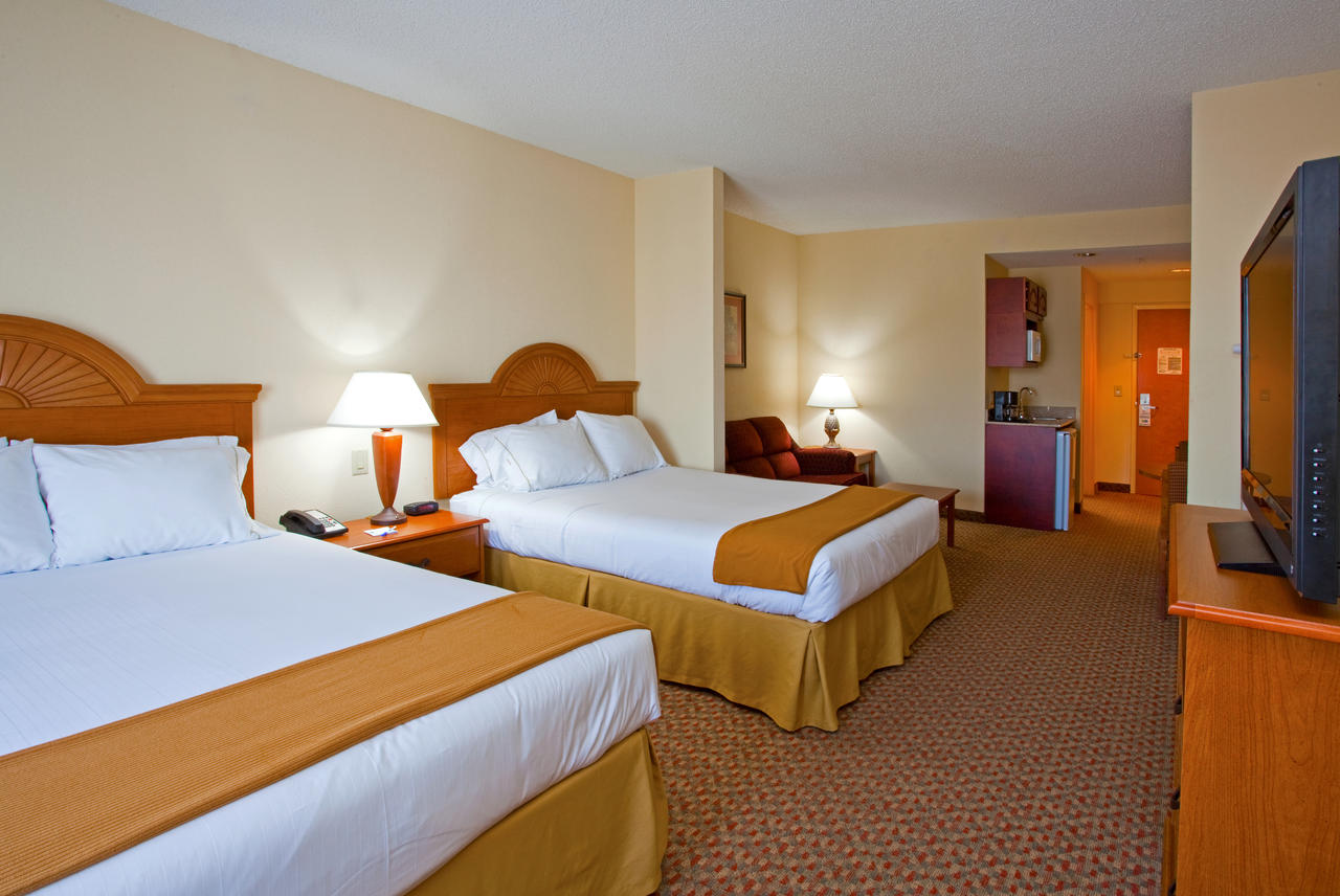 Holiday Inn Express Hotel & Suites Spring Hill - thumb 28