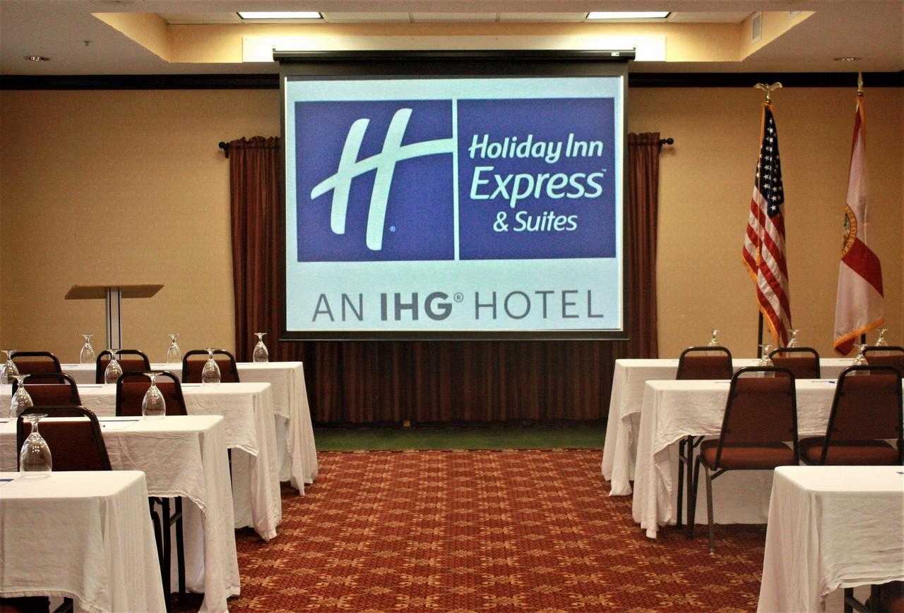 Holiday Inn Express Hotel & Suites Spring Hill - thumb 3