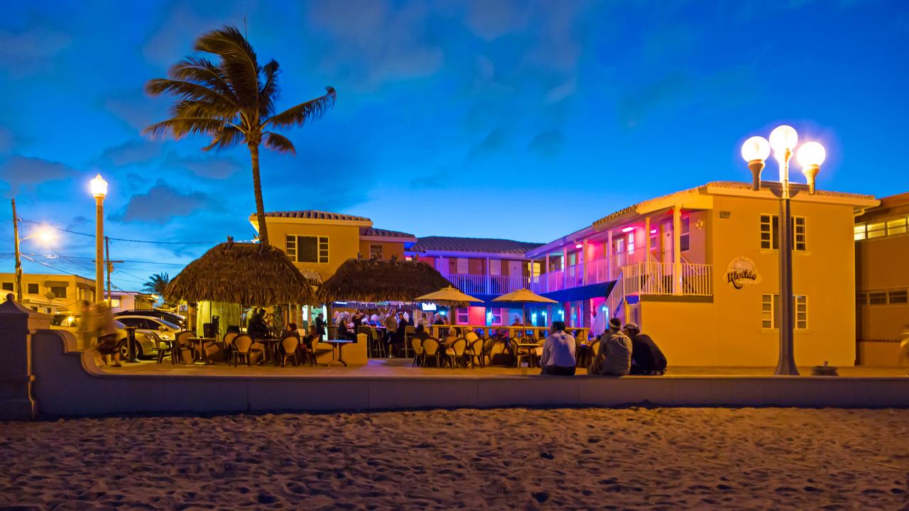 Riptide Oceanfront Hotel - thumb 0