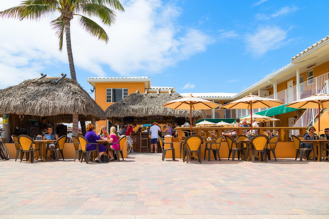 Riptide Oceanfront Hotel - thumb 2