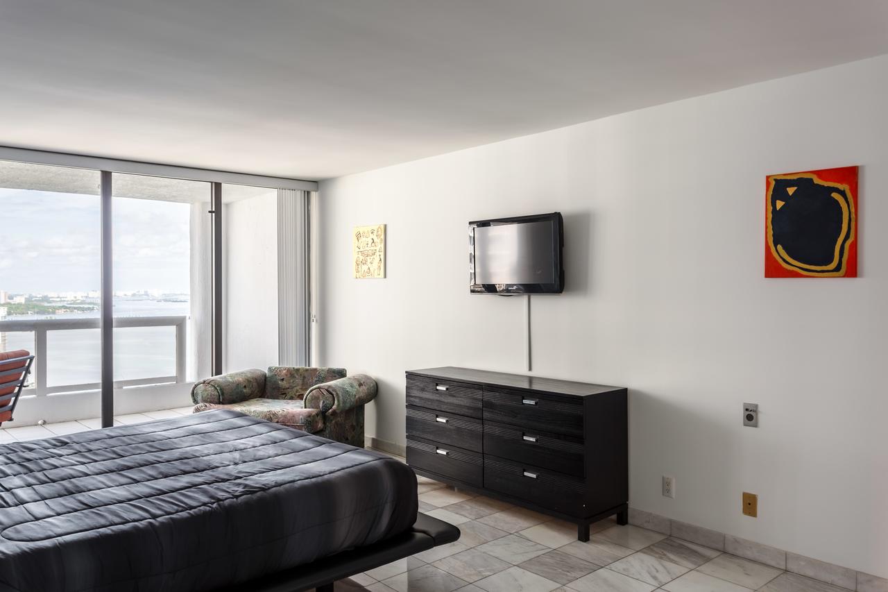 3 Bedroom Condo With Balcony View - thumb 12