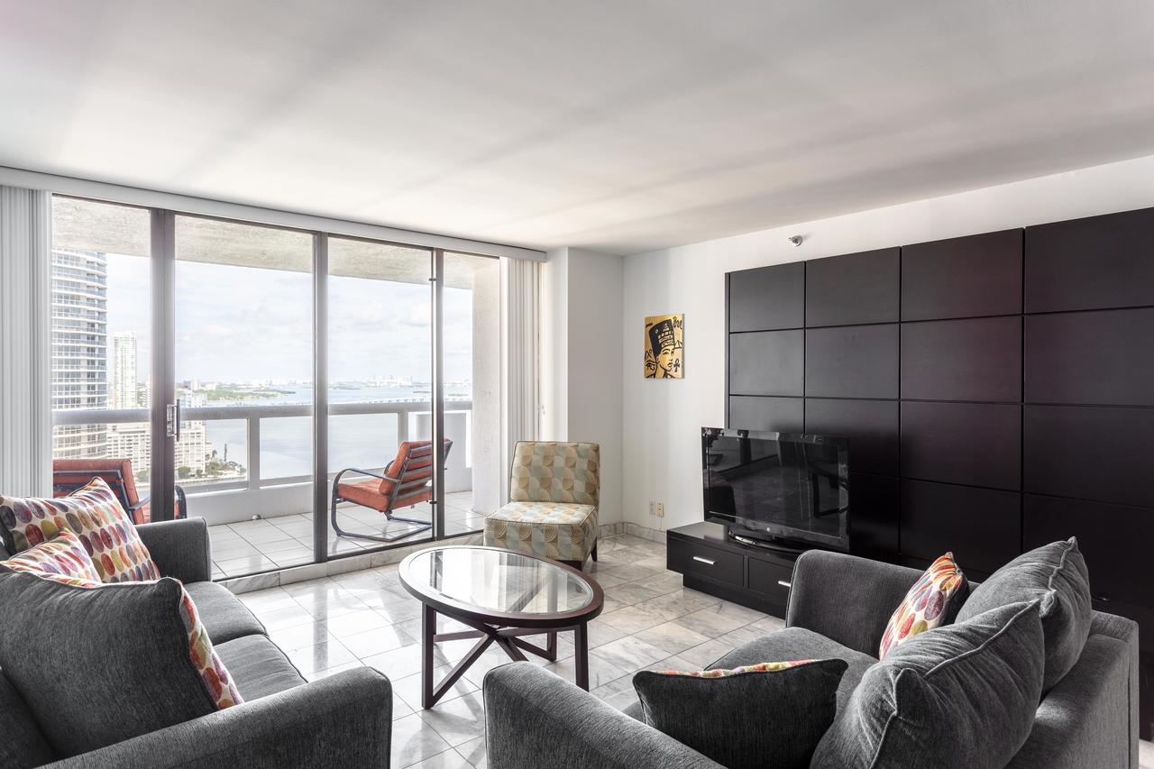 3 Bedroom Condo With Balcony View - thumb 3