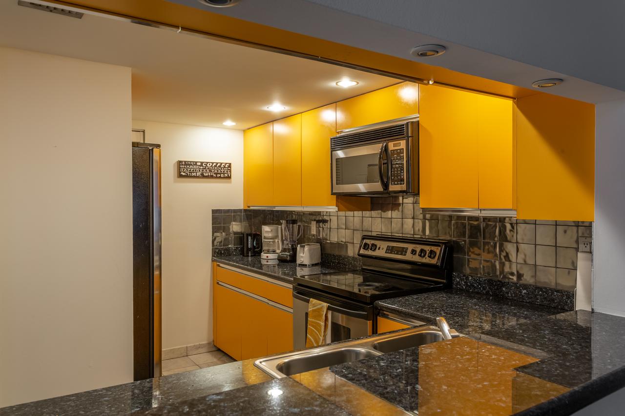 3 Bedroom Condo With Balcony View - thumb 8