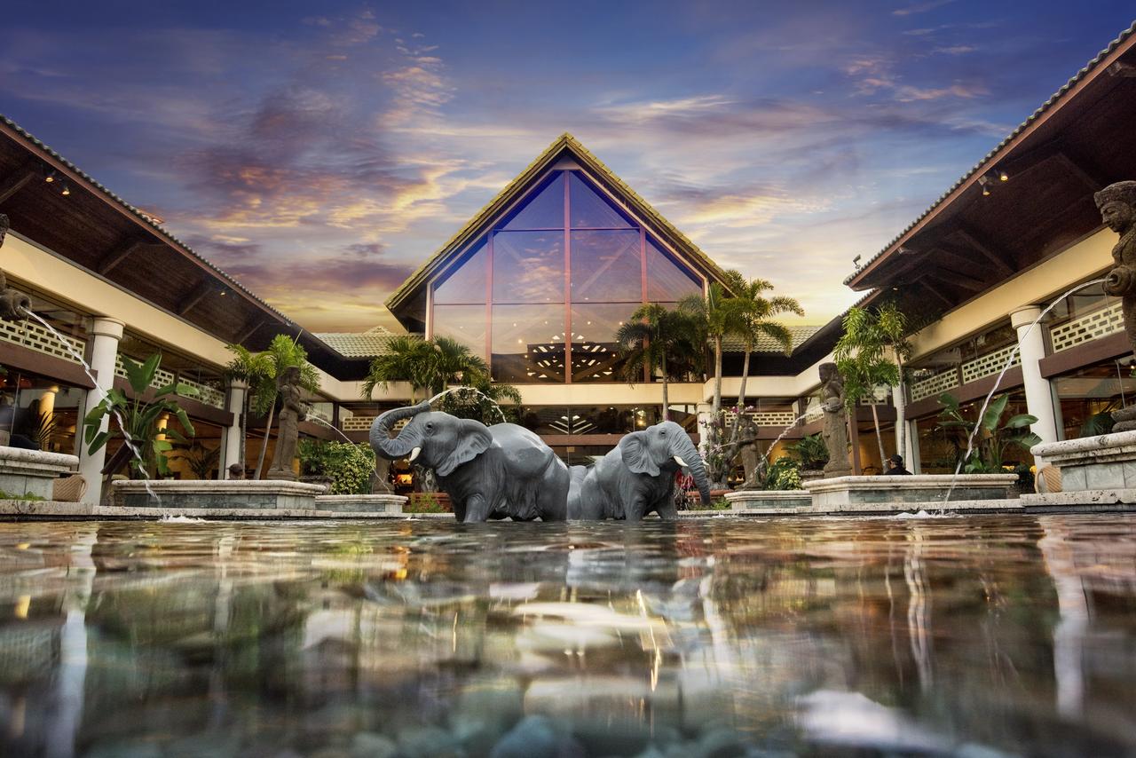 Universal's Loews Royal Pacific Resort - thumb 1