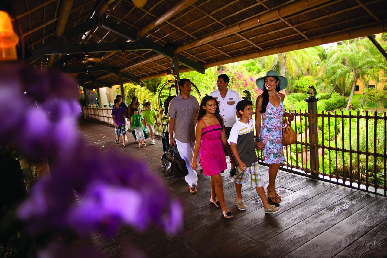 Universal's Loews Royal Pacific Resort - thumb 27