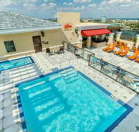 Ramada Plaza Suites Universal Studios - Orlando Tourists