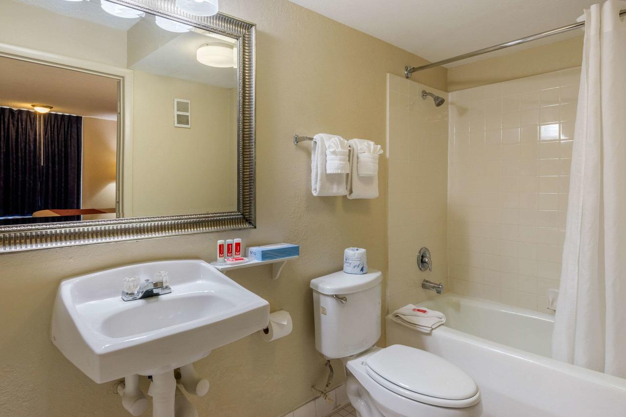 Econo Lodge International Drive - thumb 23