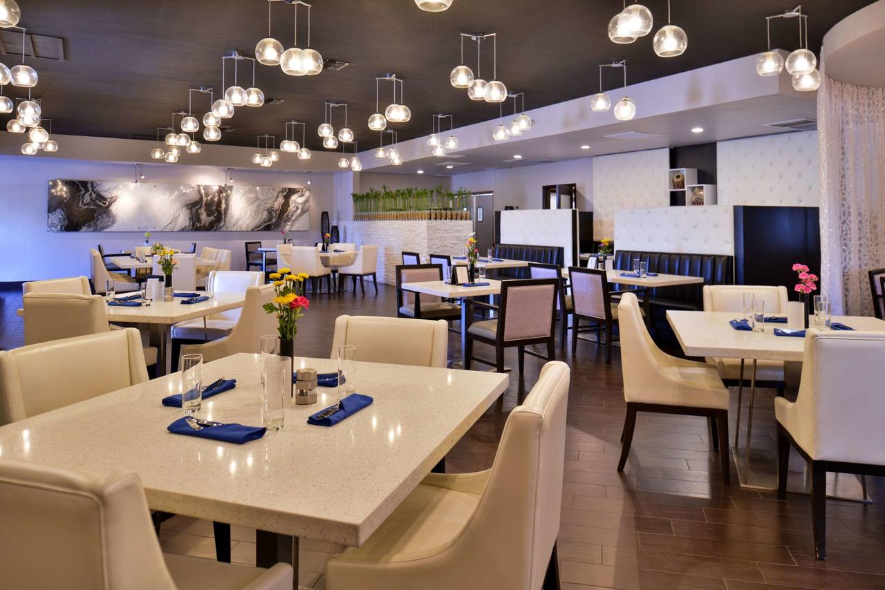 Clarion Inn & Suites Across From Universal Orlando Resort - thumb 10