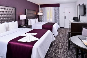 Clarion Inn & Suites Across From Universal Orlando Resort