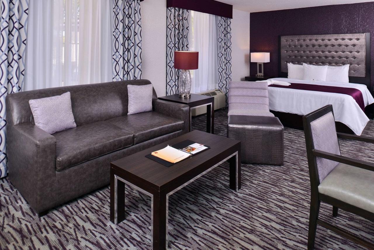 Clarion Inn & Suites Across From Universal Orlando Resort - thumb 23