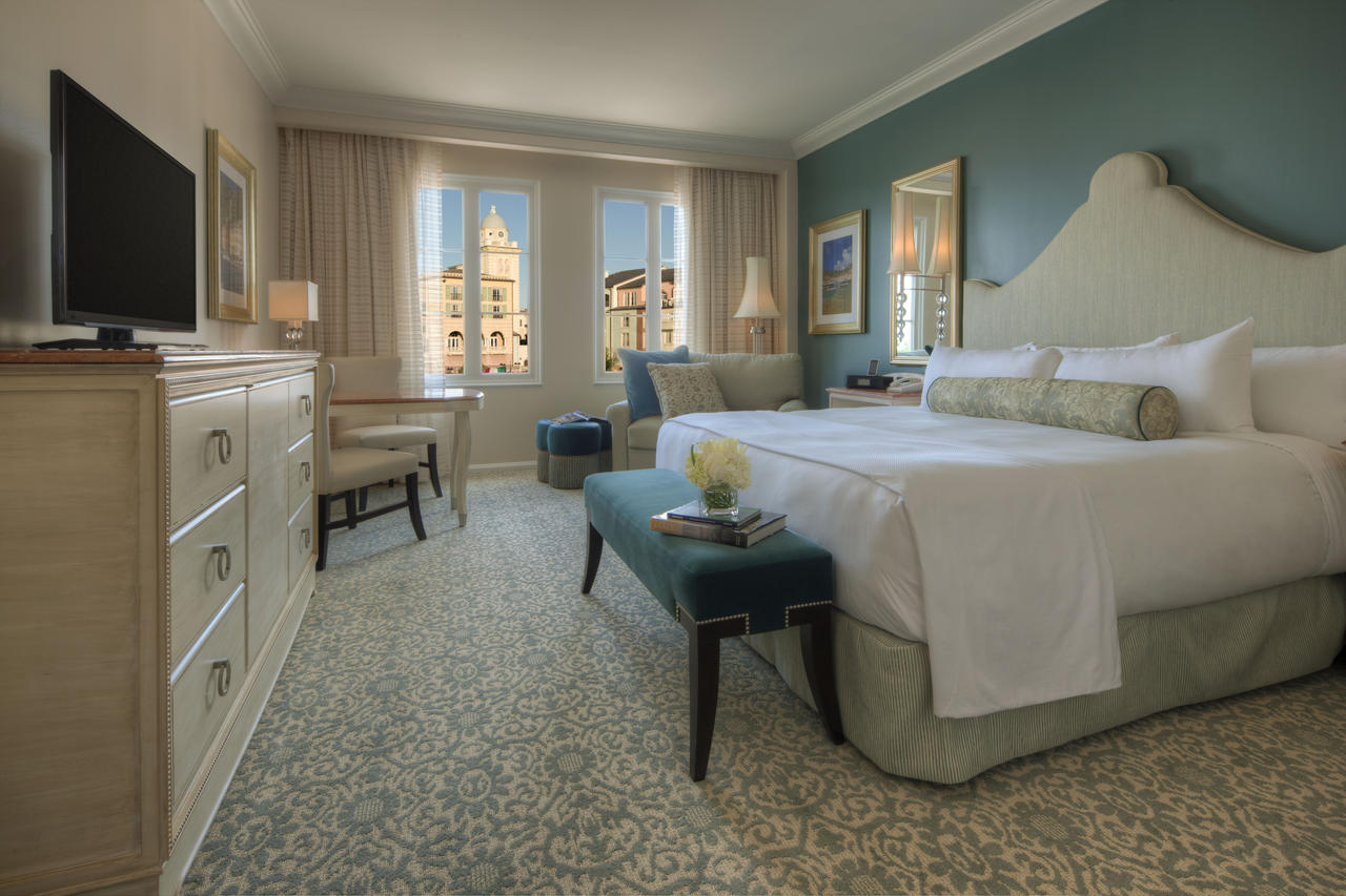 Universal's Loews Portofino Bay Hotel - thumb 8