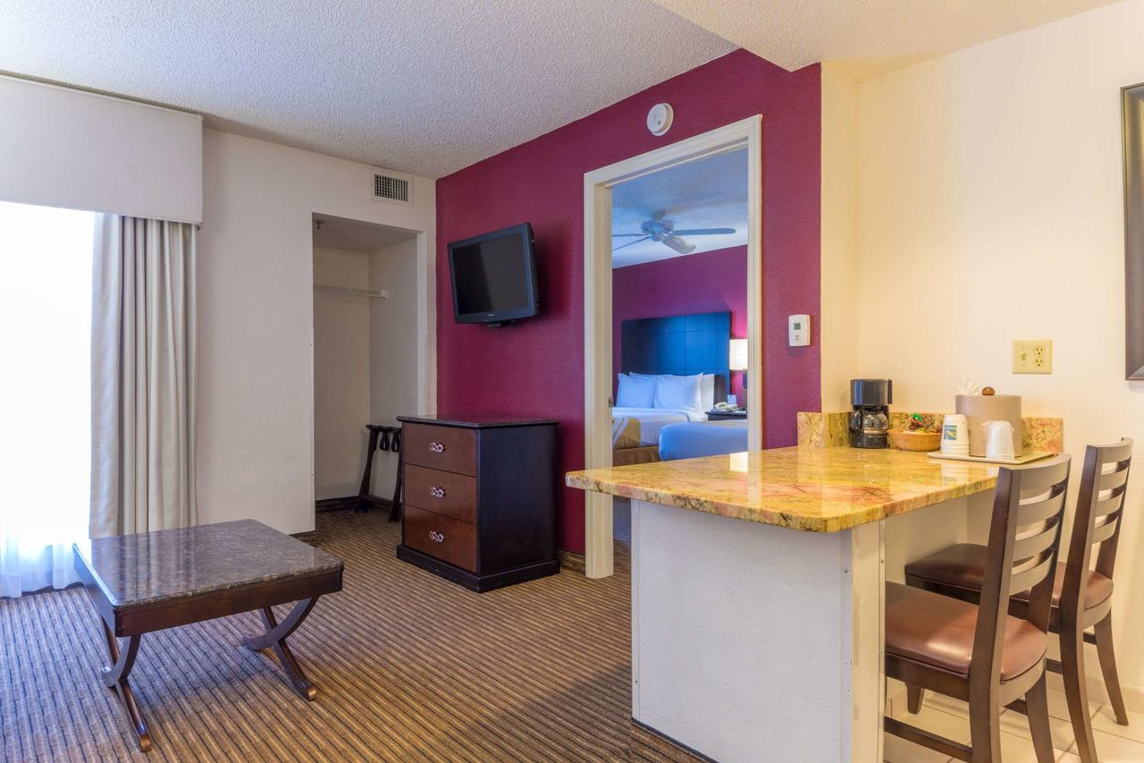 Quality Suites Lake Buena Vista - thumb 32
