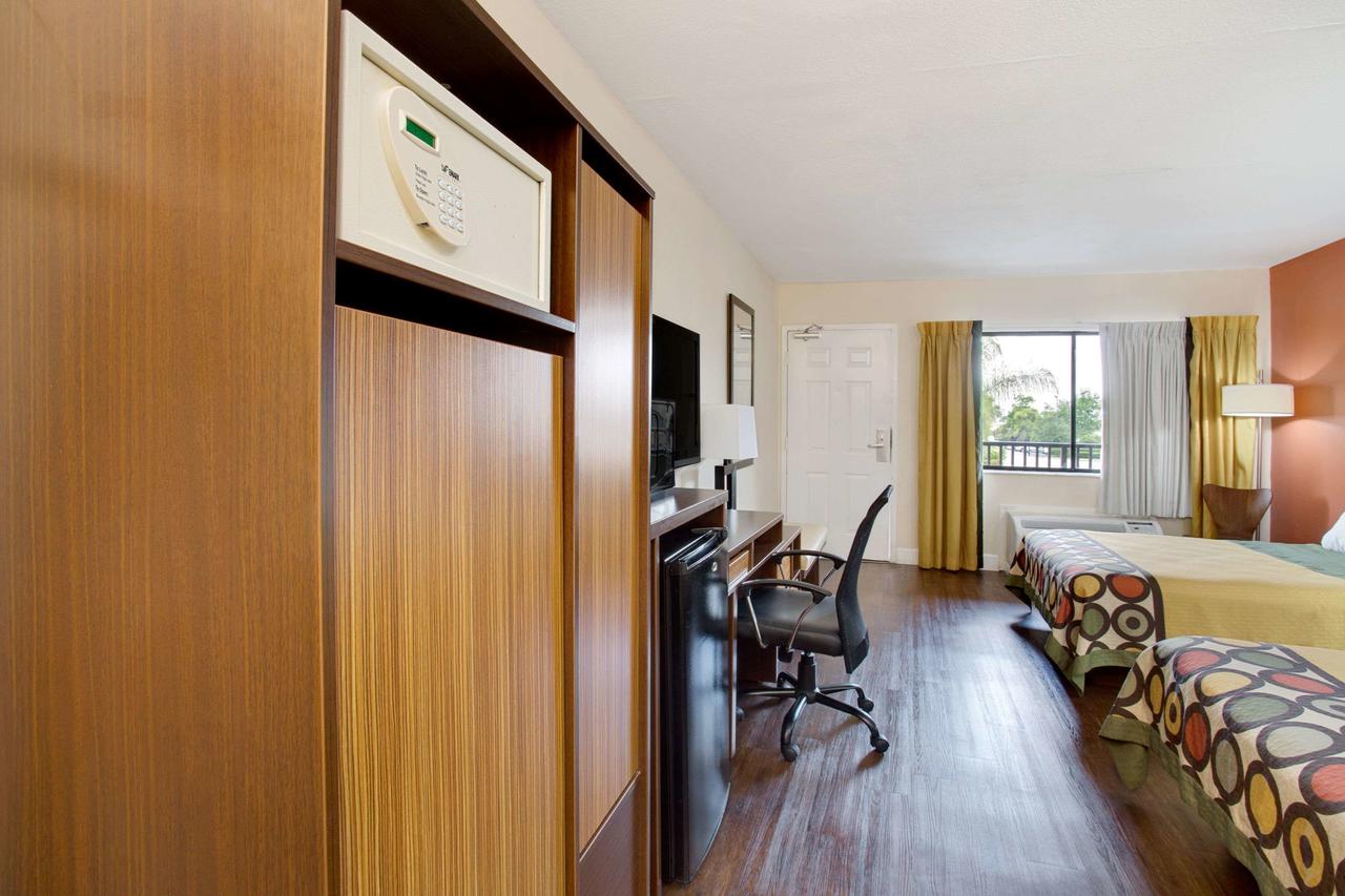 Super 8 By Wyndham Orlando International Drive - thumb 21