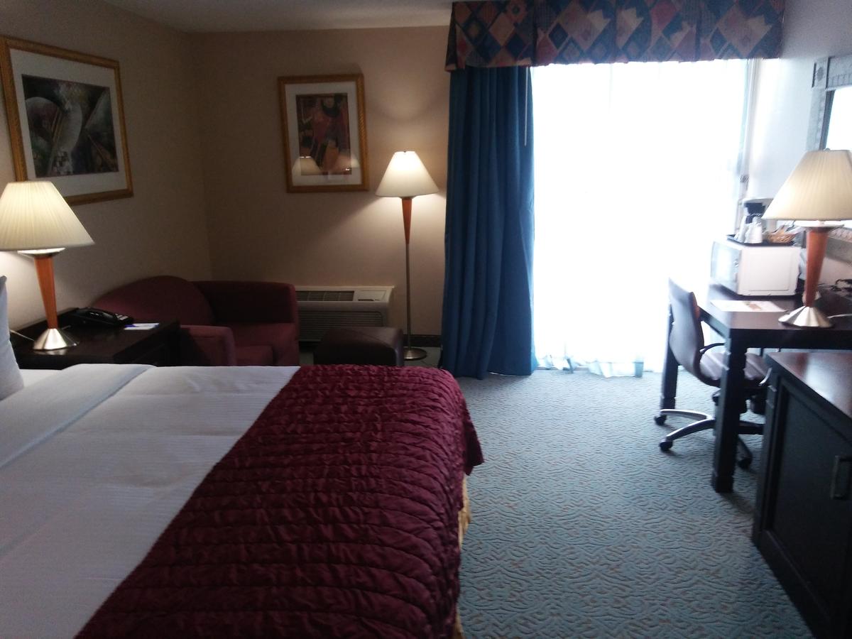 Baymont By Wyndham Florida Mall - thumb 16