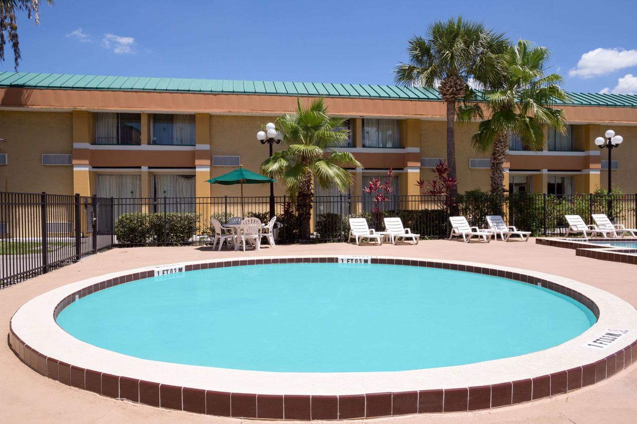 Baymont By Wyndham Florida Mall - thumb 29