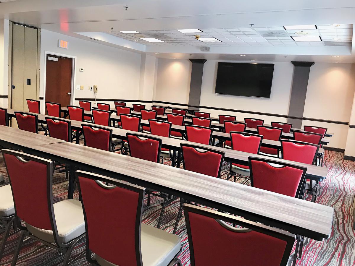 Ramada By Wyndham Suites Orlando Airport - thumb 12