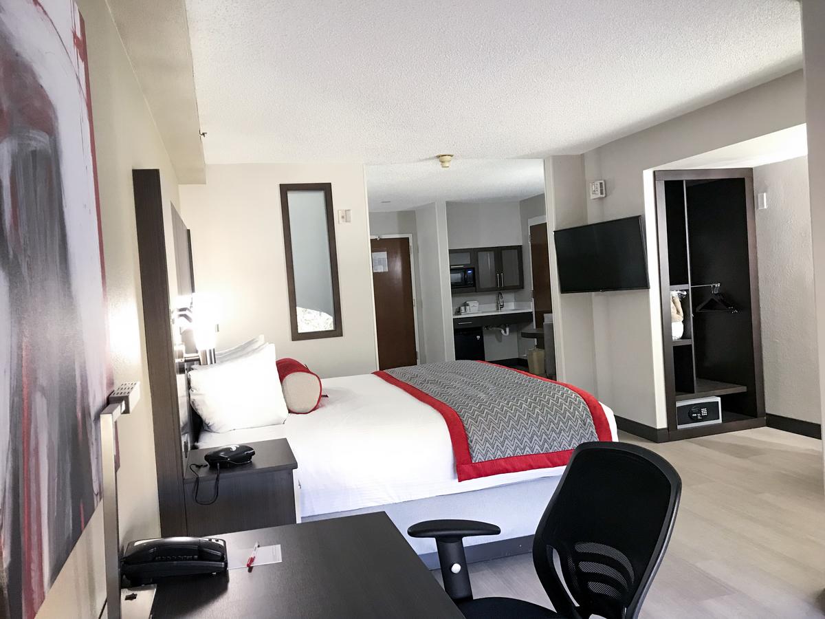 Ramada By Wyndham Suites Orlando Airport - thumb 20